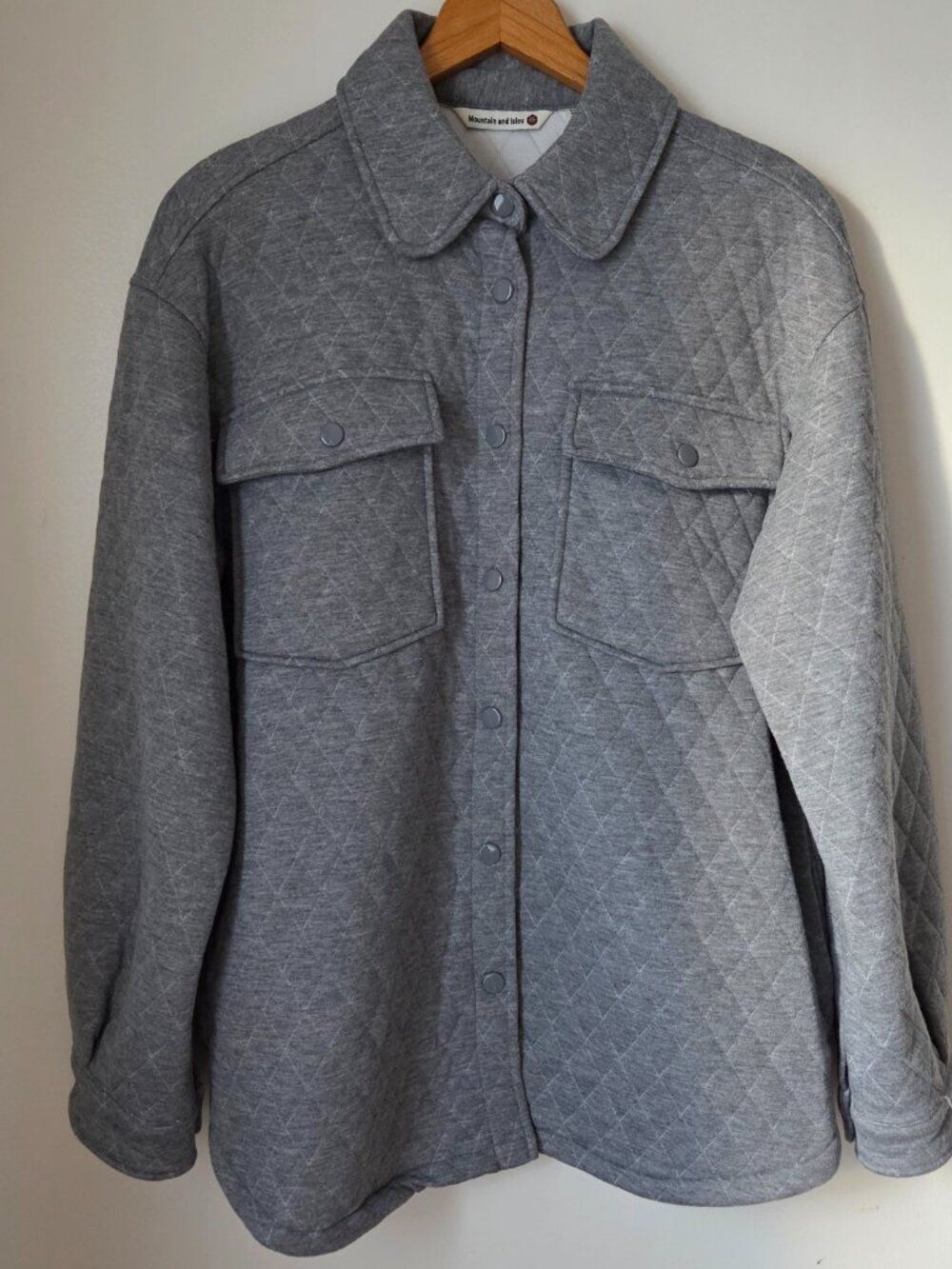 EUC MOUNTAIN AND ISLES GREY QUILTED SHACKET SHIRT SIZE LARGE WOMENS
